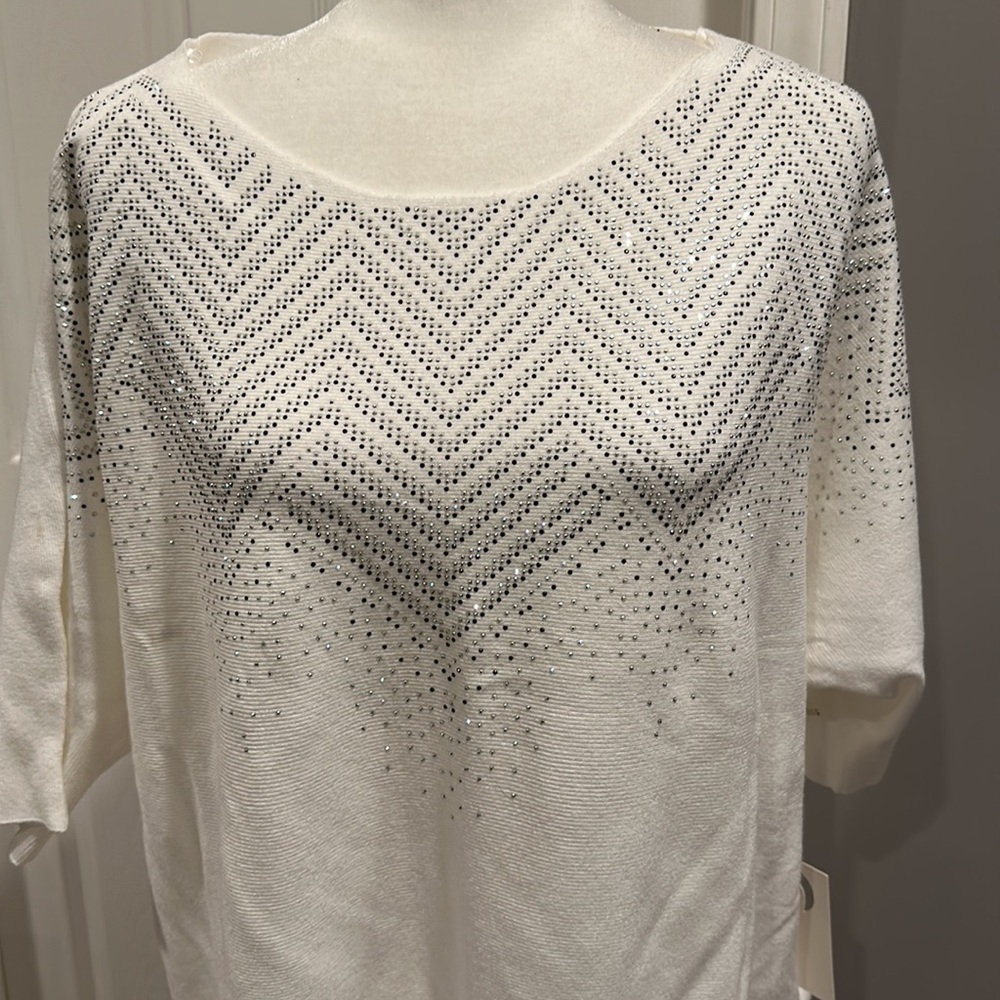 Brand new Luna short sleeve Sweater Top